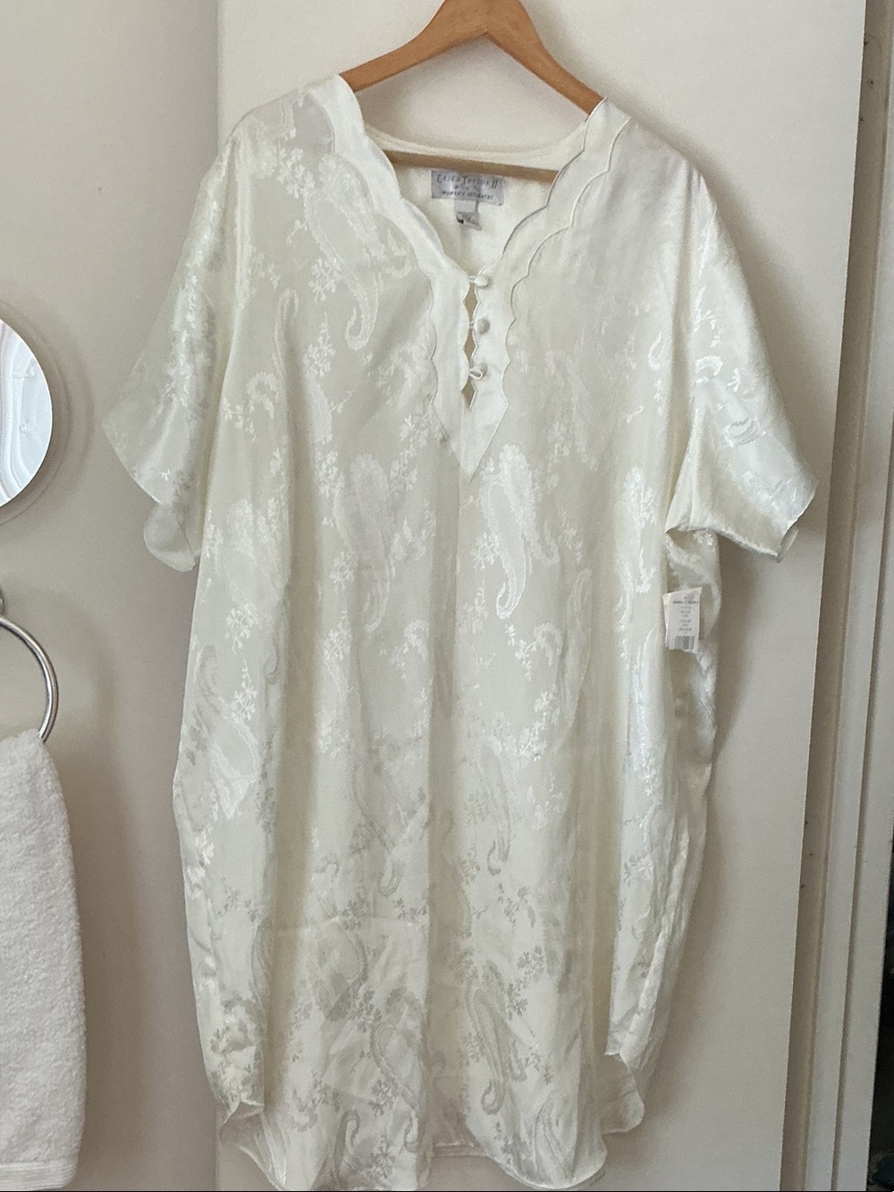 ERIKA TAYLOR Women's Cream Paisley Jacquard Tunic Nightshirt